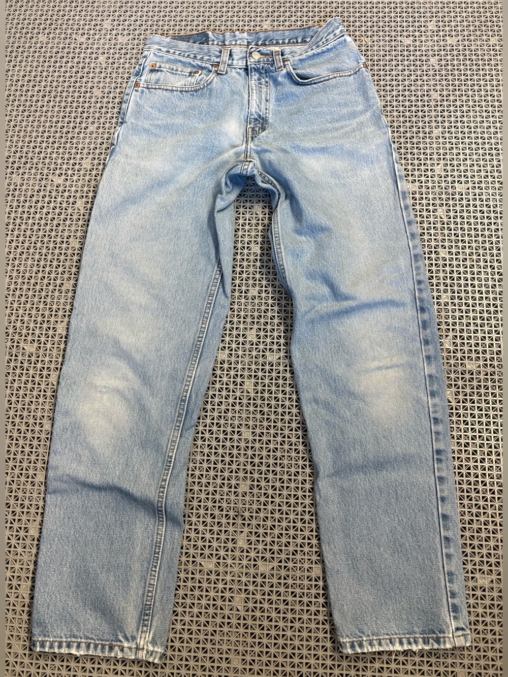 Vintage Levi's 550 Light Wash Straight Leg Blue Jeans - Y2K